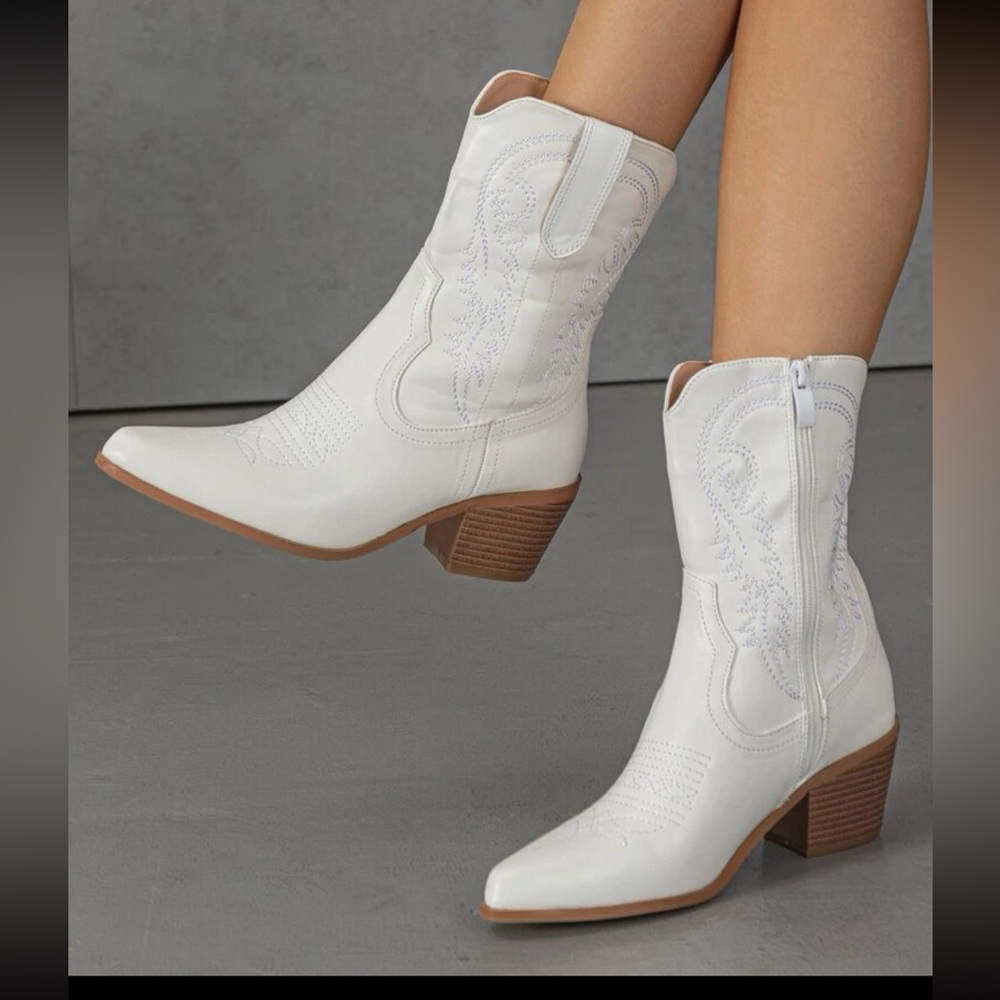 Short white cowboy boots - 37 - worn once